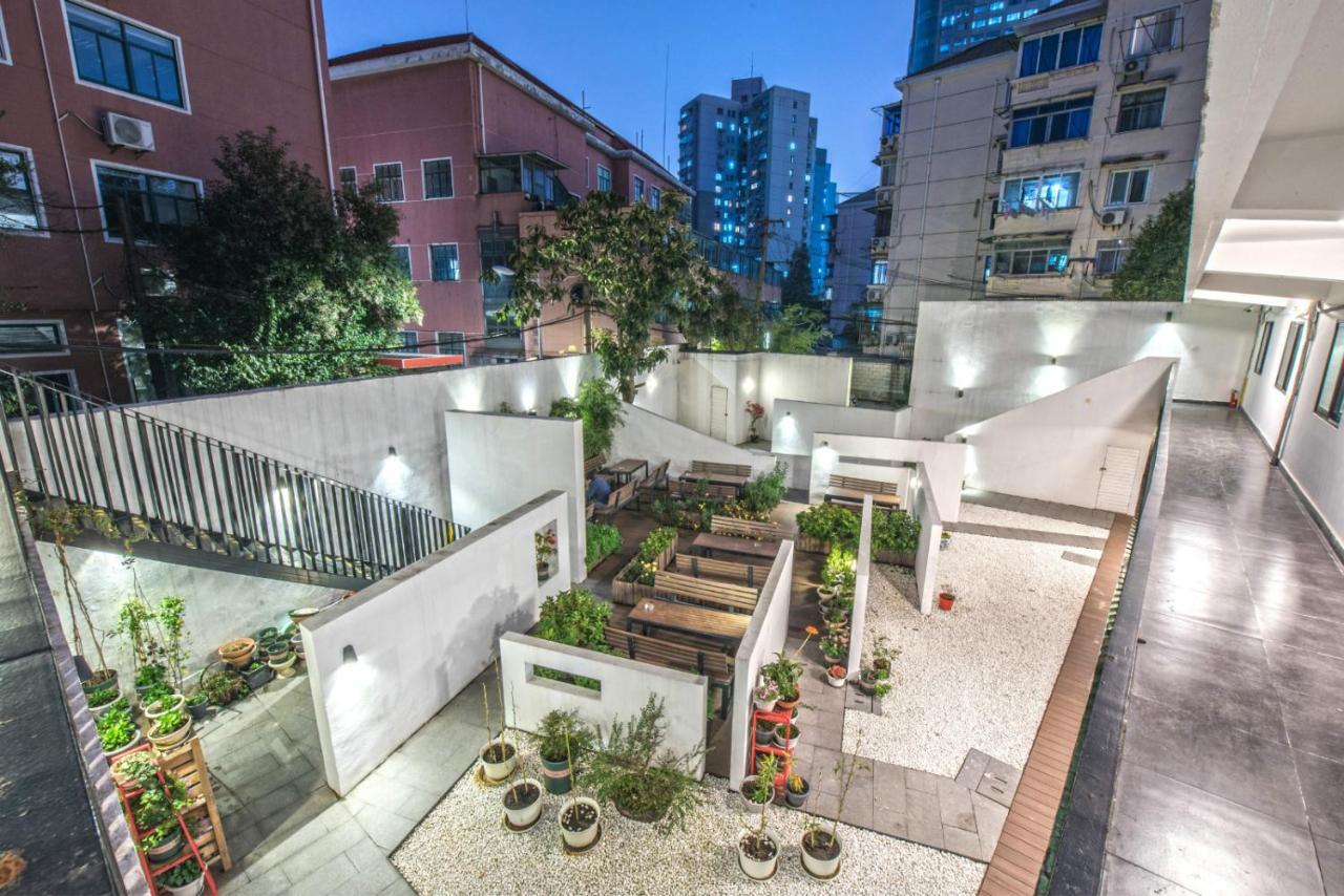 Hidden Garden International Youth Hostel -Near Oriental Pearl &Lujiazui -Garden Social Area -Bar -Cafe -Free Laundry Luggage Storage -24H Front Desk -English Service Shanghai Buitenkant foto