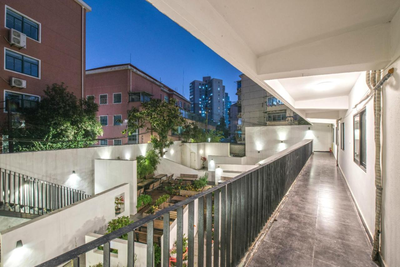 Hidden Garden International Youth Hostel -Near Oriental Pearl &Lujiazui -Garden Social Area -Bar -Cafe -Free Laundry Luggage Storage -24H Front Desk -English Service Shanghai Buitenkant foto