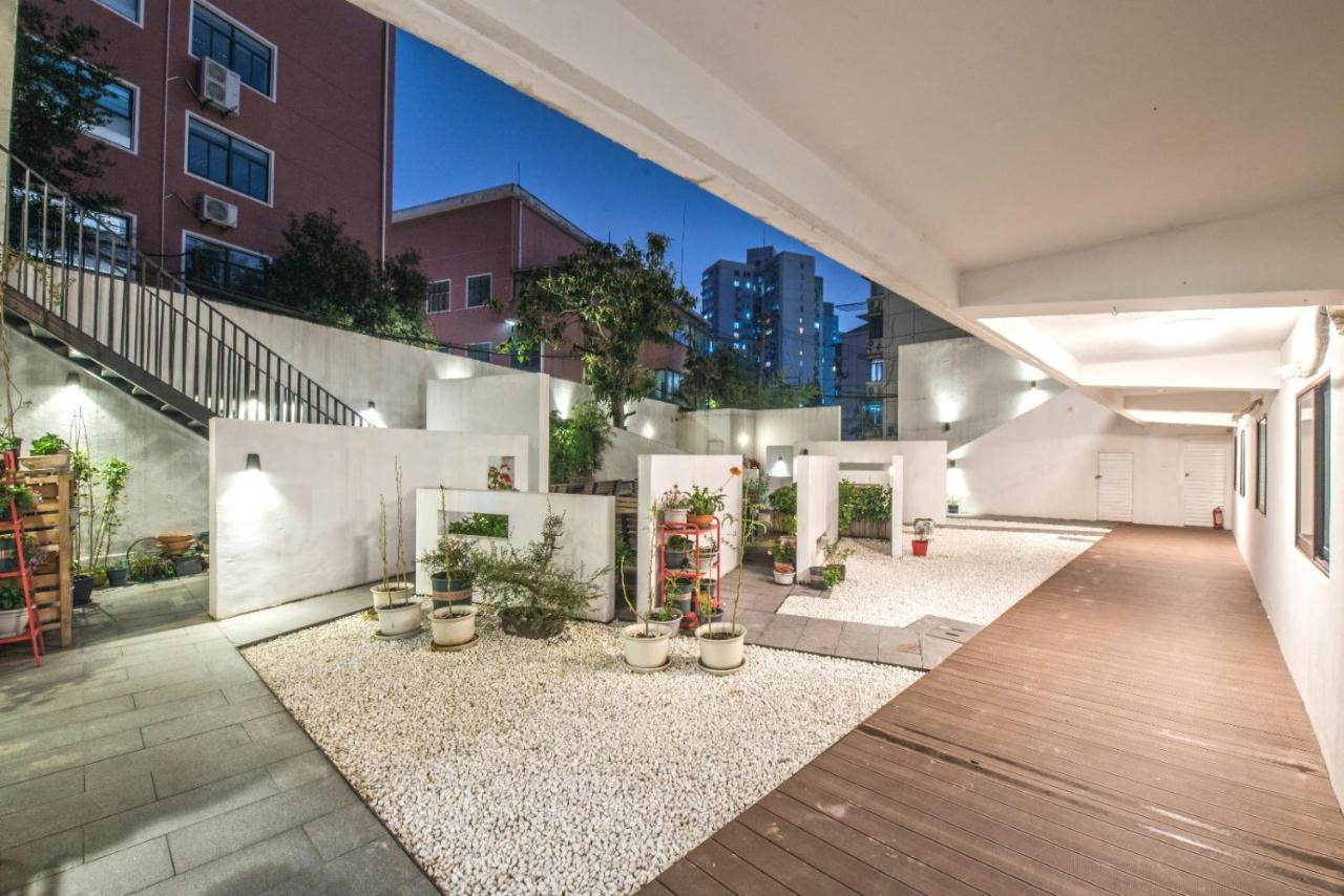 Hidden Garden International Youth Hostel -Near Oriental Pearl &Lujiazui -Garden Social Area -Bar -Cafe -Free Laundry Luggage Storage -24H Front Desk -English Service Shanghai Buitenkant foto