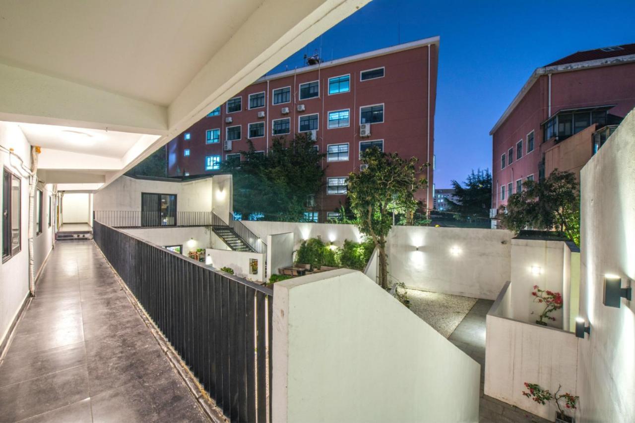 Hidden Garden International Youth Hostel -Near Oriental Pearl &Lujiazui -Garden Social Area -Bar -Cafe -Free Laundry Luggage Storage -24H Front Desk -English Service Shanghai Buitenkant foto