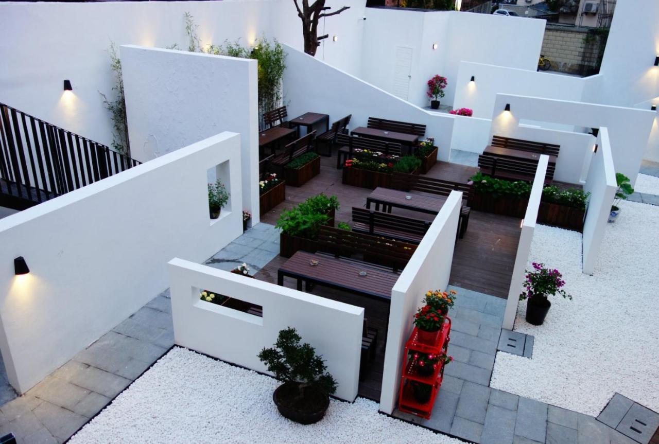 Hidden Garden International Youth Hostel -Near Oriental Pearl &Lujiazui -Garden Social Area -Bar -Cafe -Free Laundry Luggage Storage -24H Front Desk -English Service Shanghai Buitenkant foto